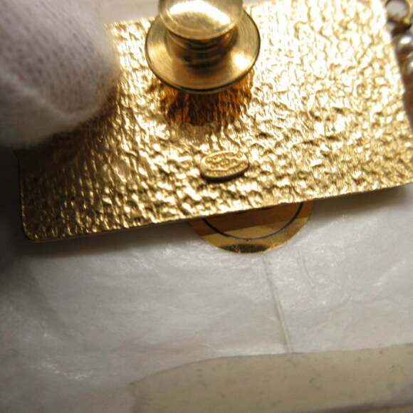 CHANEL Authentic Black Logo Brooch - Picture 6 of 6